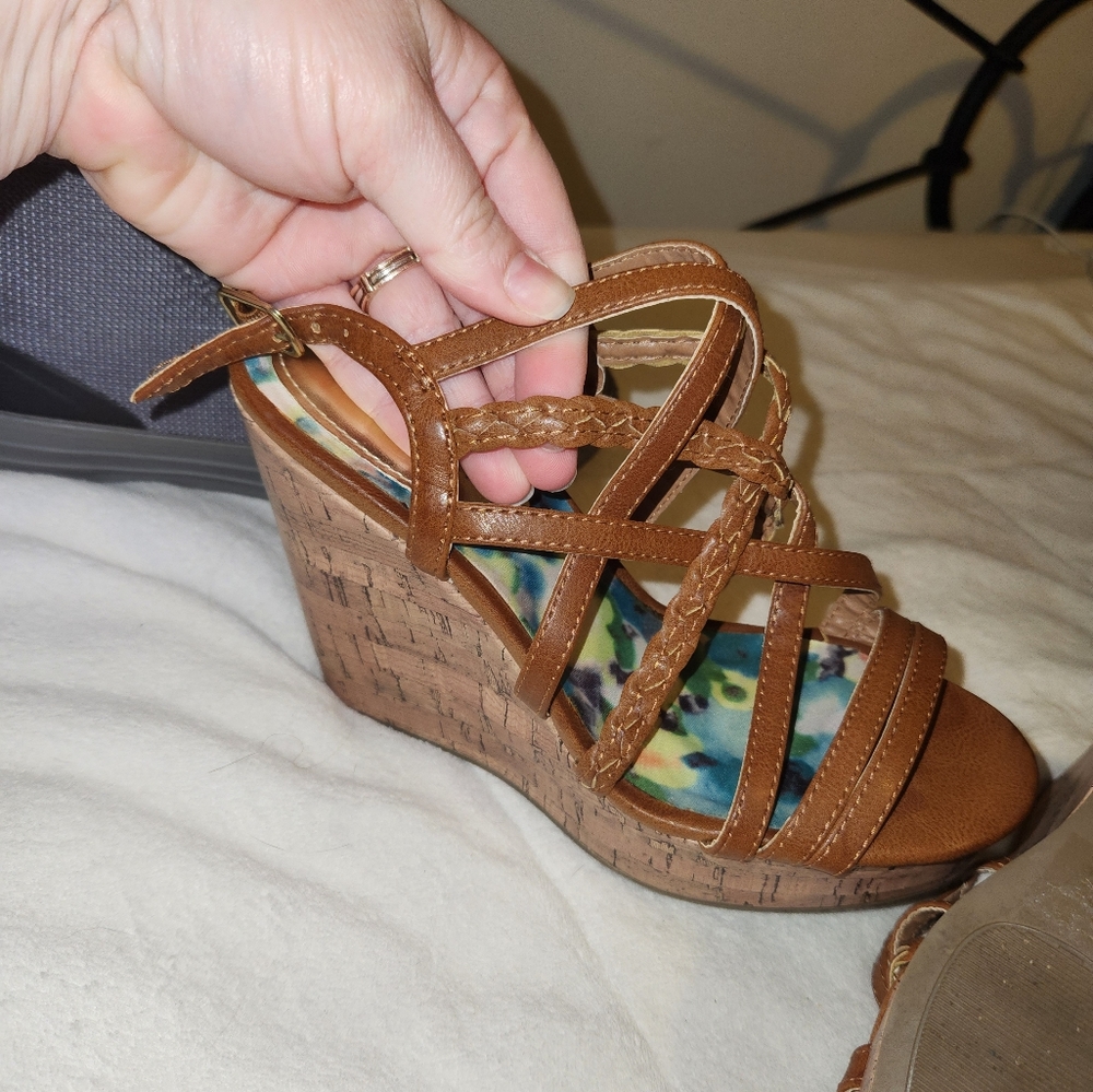 Brown wedges
